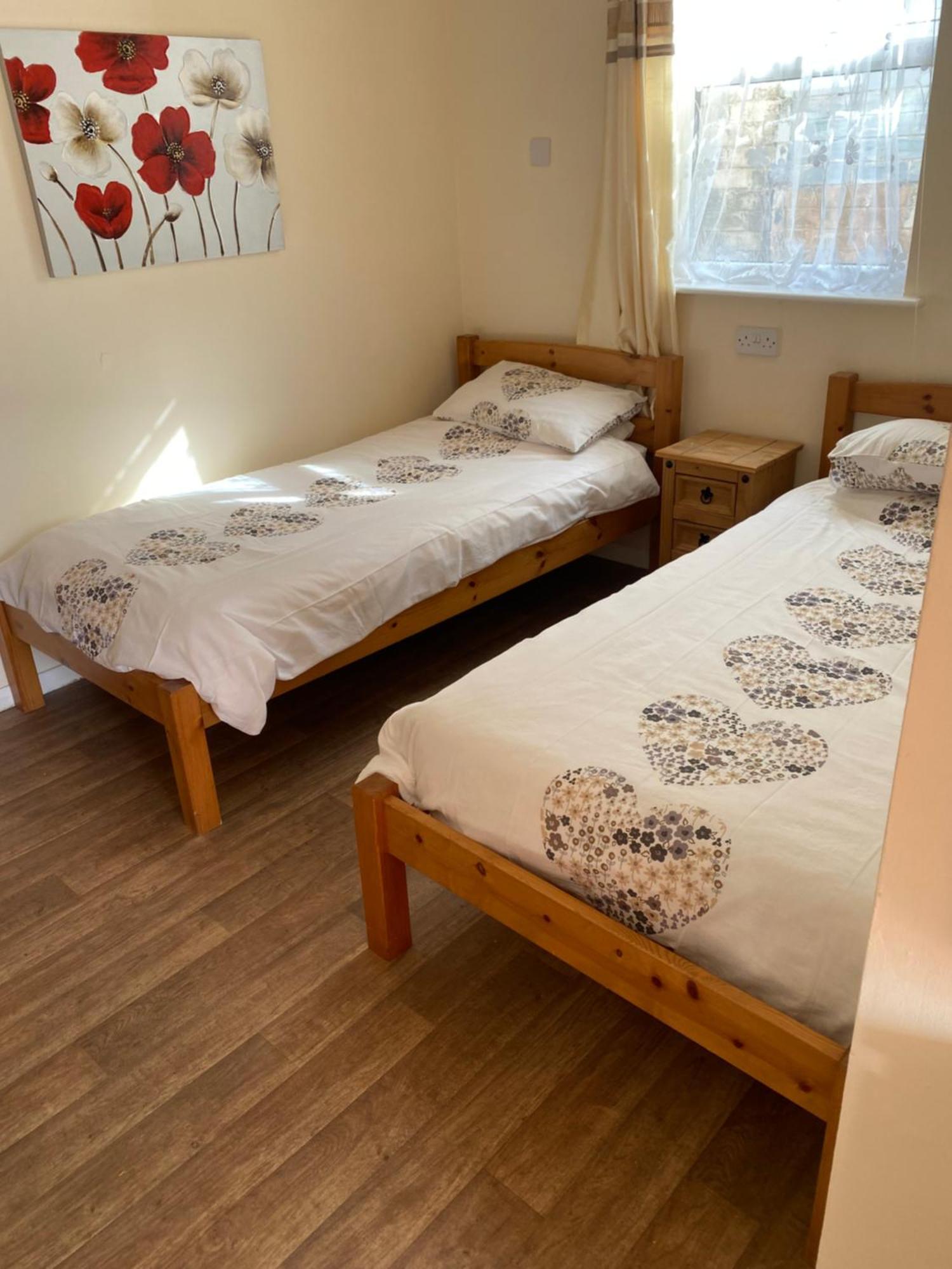 Clarendon - Only 3*