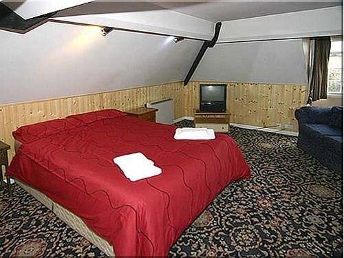 Guest house Clarendon - Only 3*