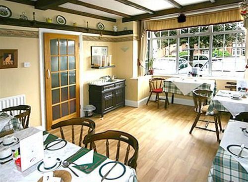 Clarendon - Only 3*