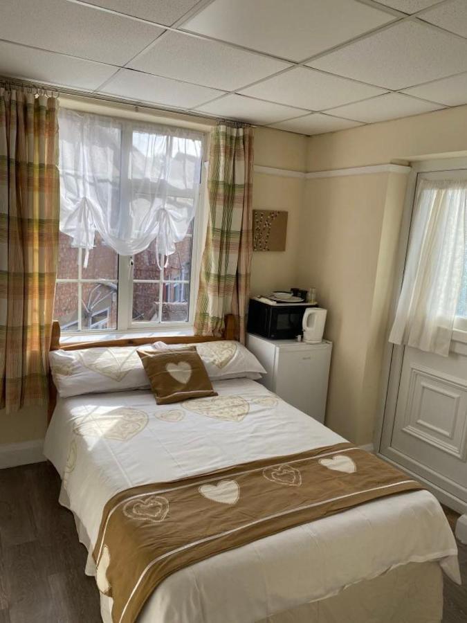 Guest house Clarendon - Only