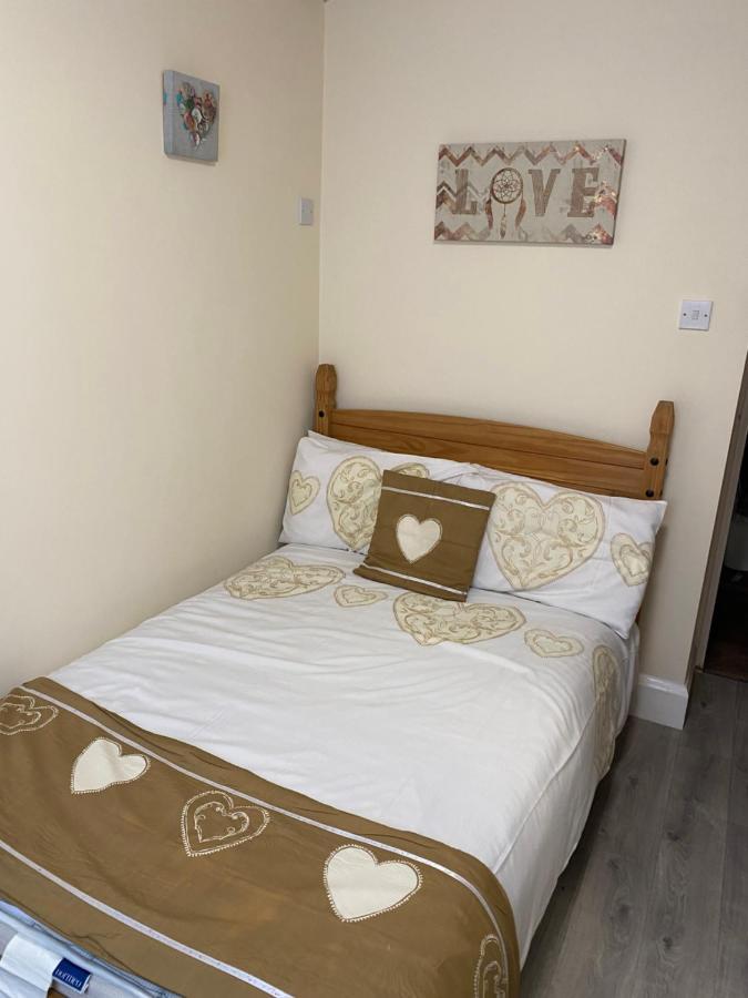Clarendon - Only Guest house