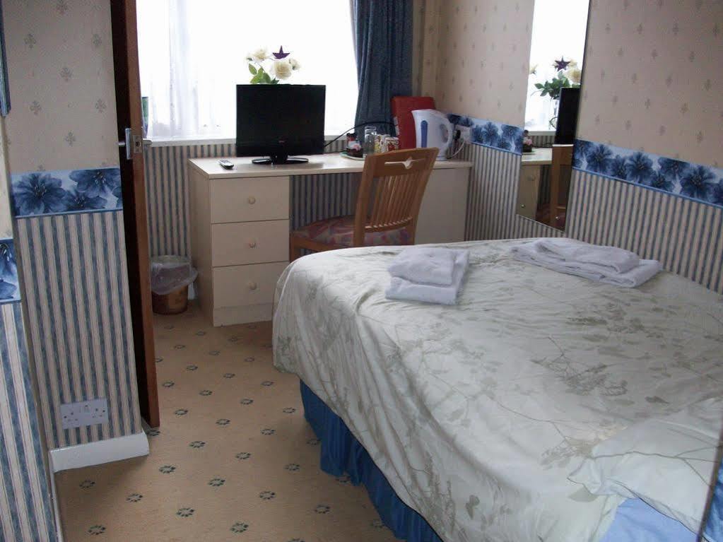 Clarendon - Only Guest house