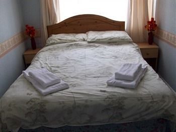 Guest house Clarendon - Only 3*